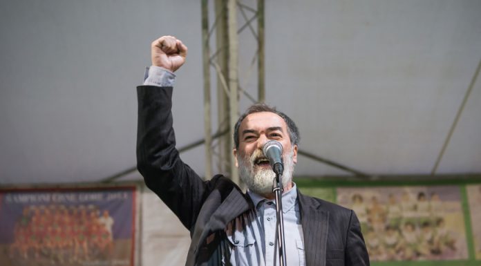 Pogledaj drugog, pogledaće i tebe