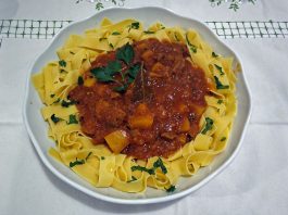 Taljatele sa gulašem i bundevom