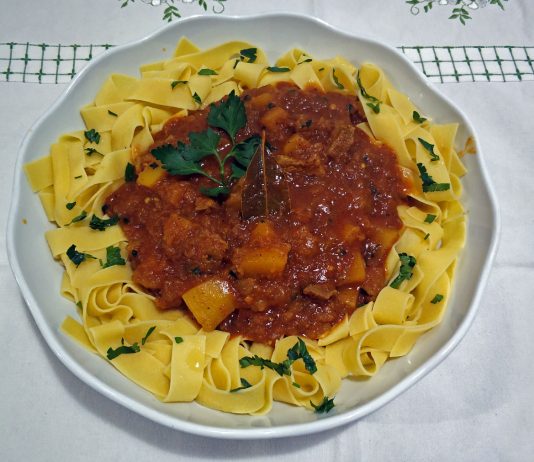 Taljatele sa gulašem i bundevom