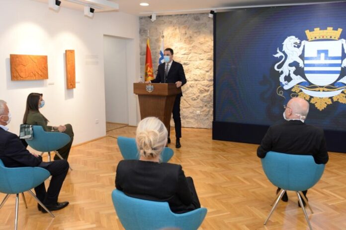 Obustavljena gradnja 