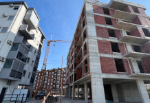 Zaustavljena izgradnja zgrade u ulici Iva Vizina, stanari strahuju za kvalitet života
