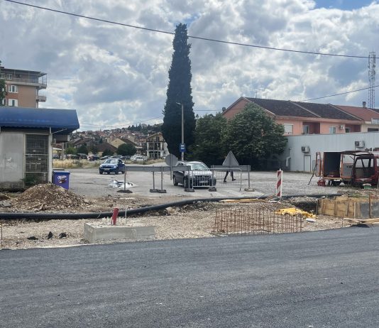Kako čudno piše "bulevar": Saobraćaj pušten, posao daleko od gotovog